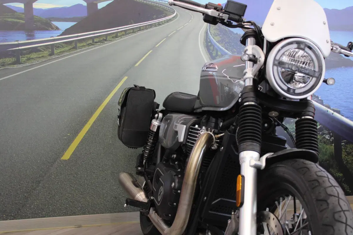 Brixton Motorcycles Cromwell 1200 (2022 - 26) (10)