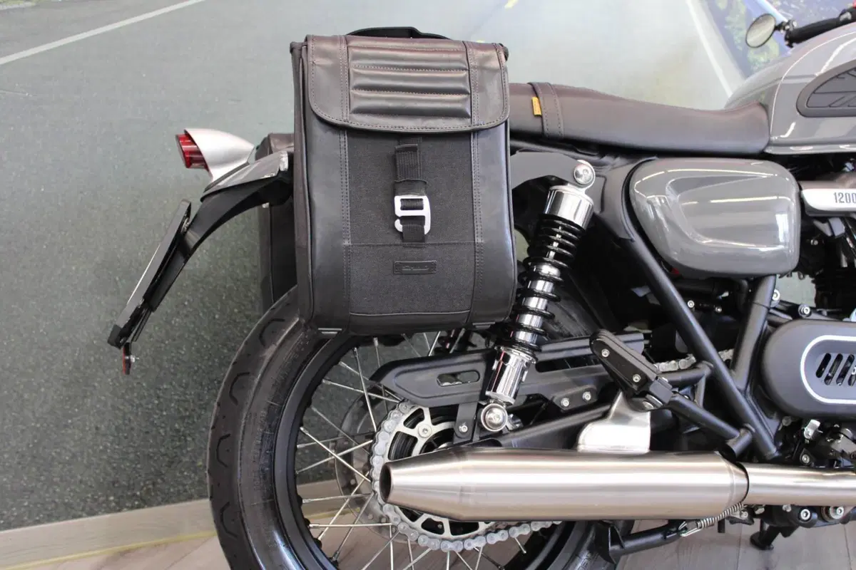 Brixton Motorcycles Cromwell 1200 (2022 - 26) (15)