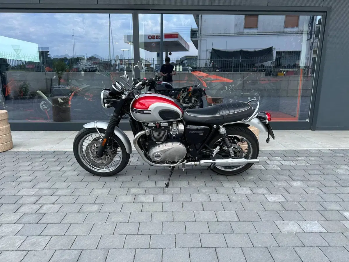 Triumph Bonneville T120 (2016 - 20) (4)