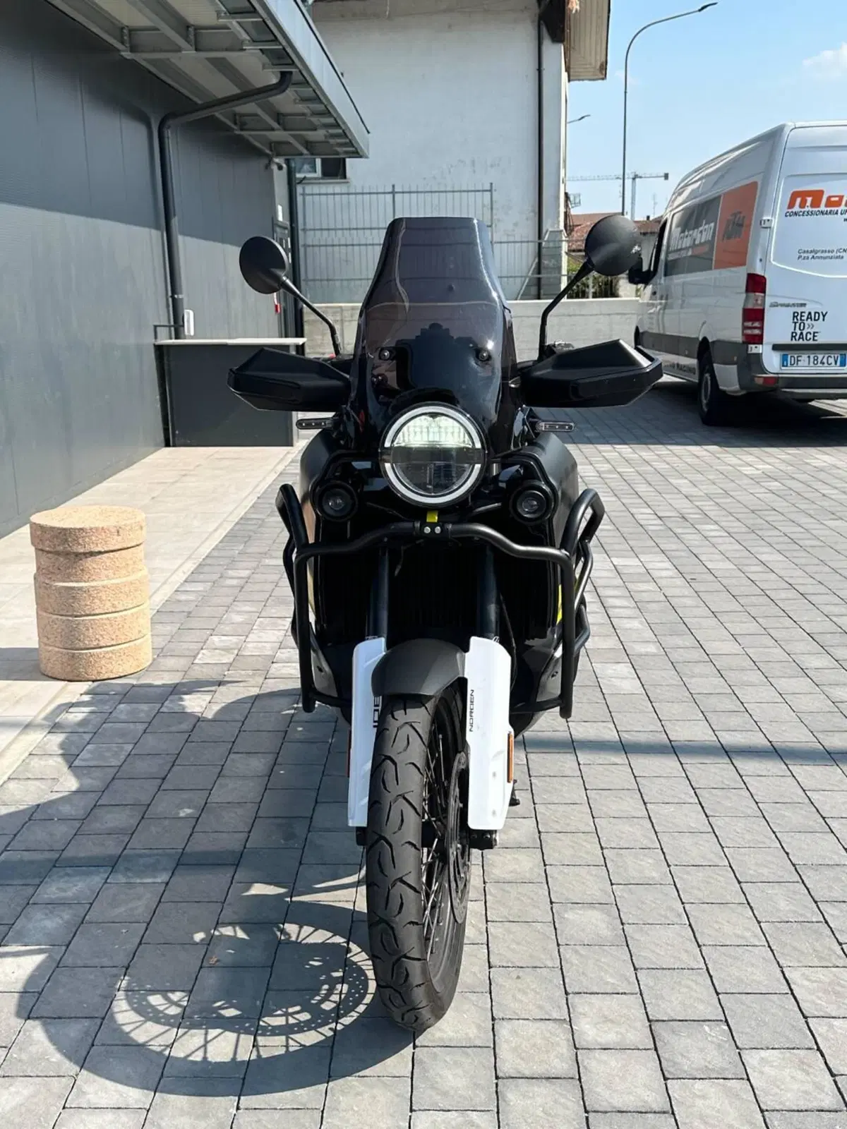 Husqvarna Norden 901 (2022 - 26) (3)