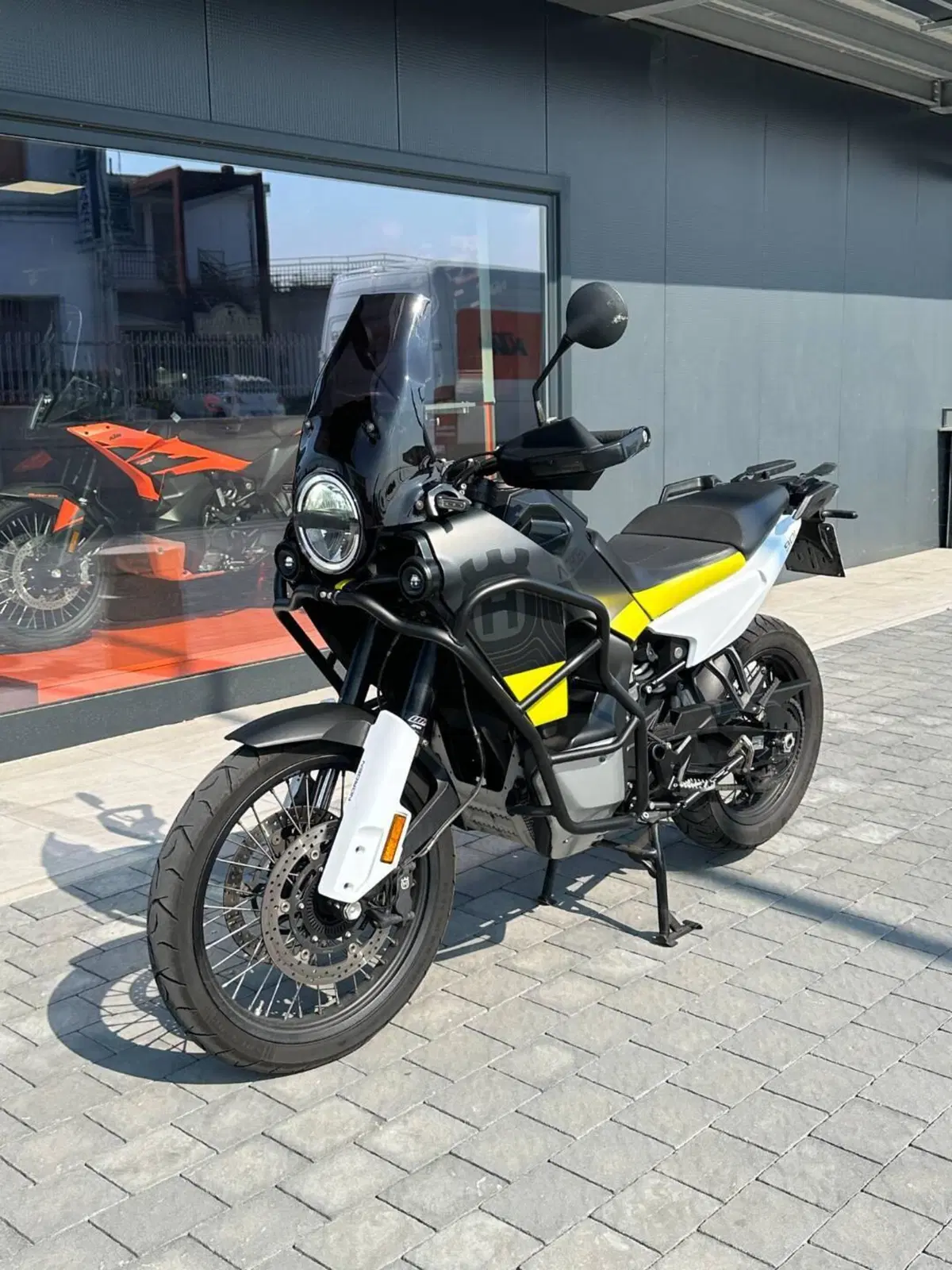 Husqvarna Norden 901 (2022 - 26) (2)