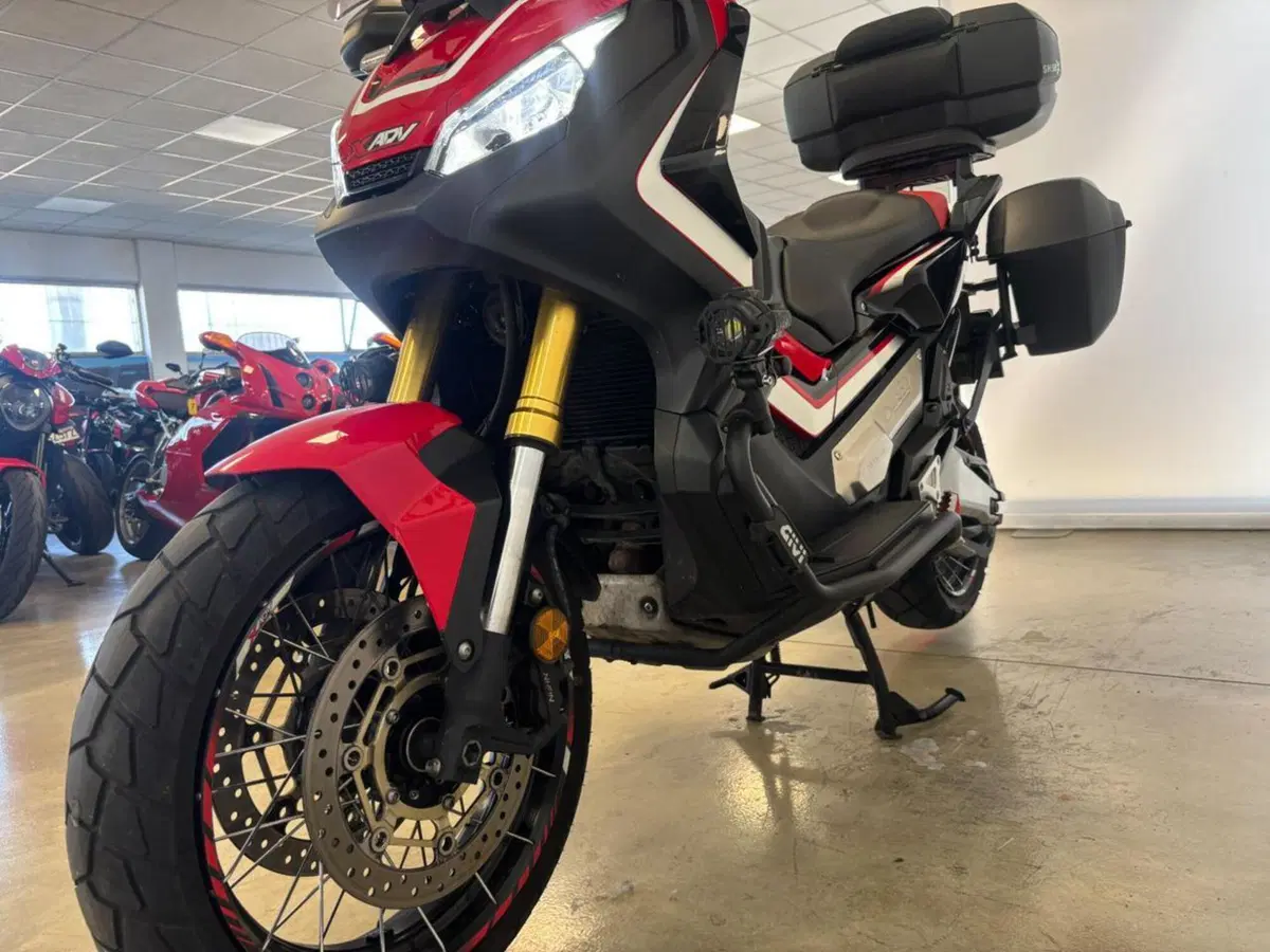 Honda X-ADV 750 (2017) (2)