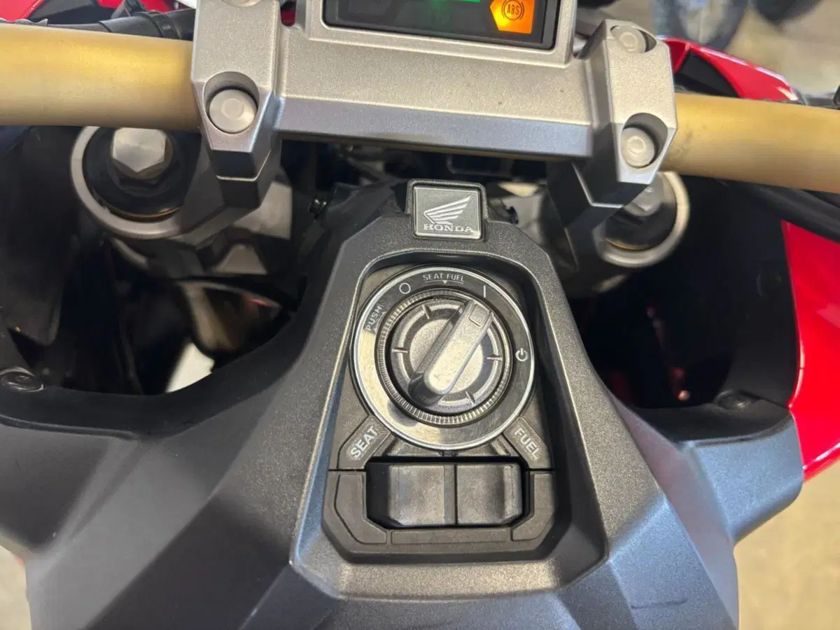 Honda X-ADV 750 (2017) (16)