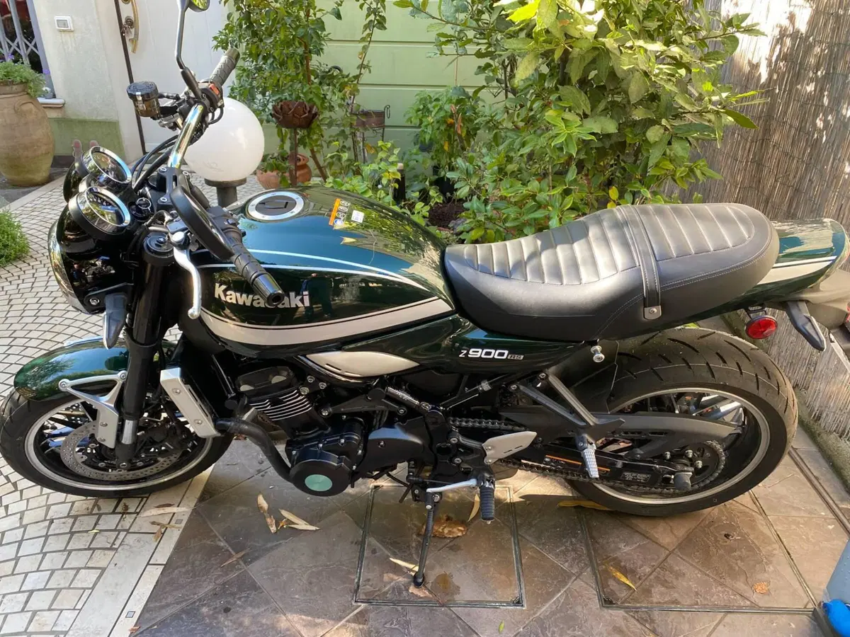Kawasaki Z 900 RS (2022 - 25) (2)