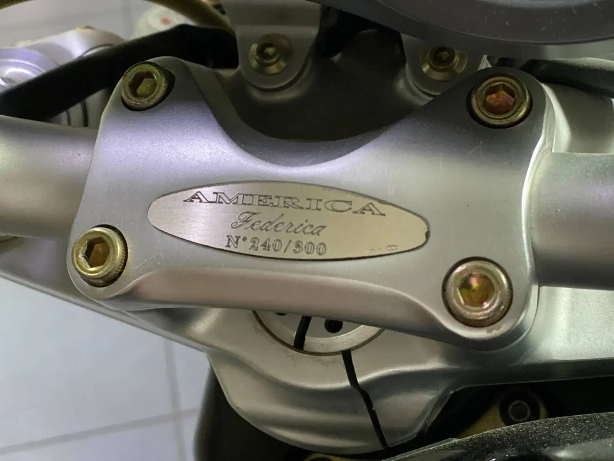 MV Agusta Brutale 910 S (2005 - 11) (2)
