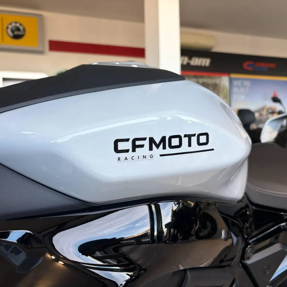 CFMOTO 675SR-R (2025 - 26) (4)