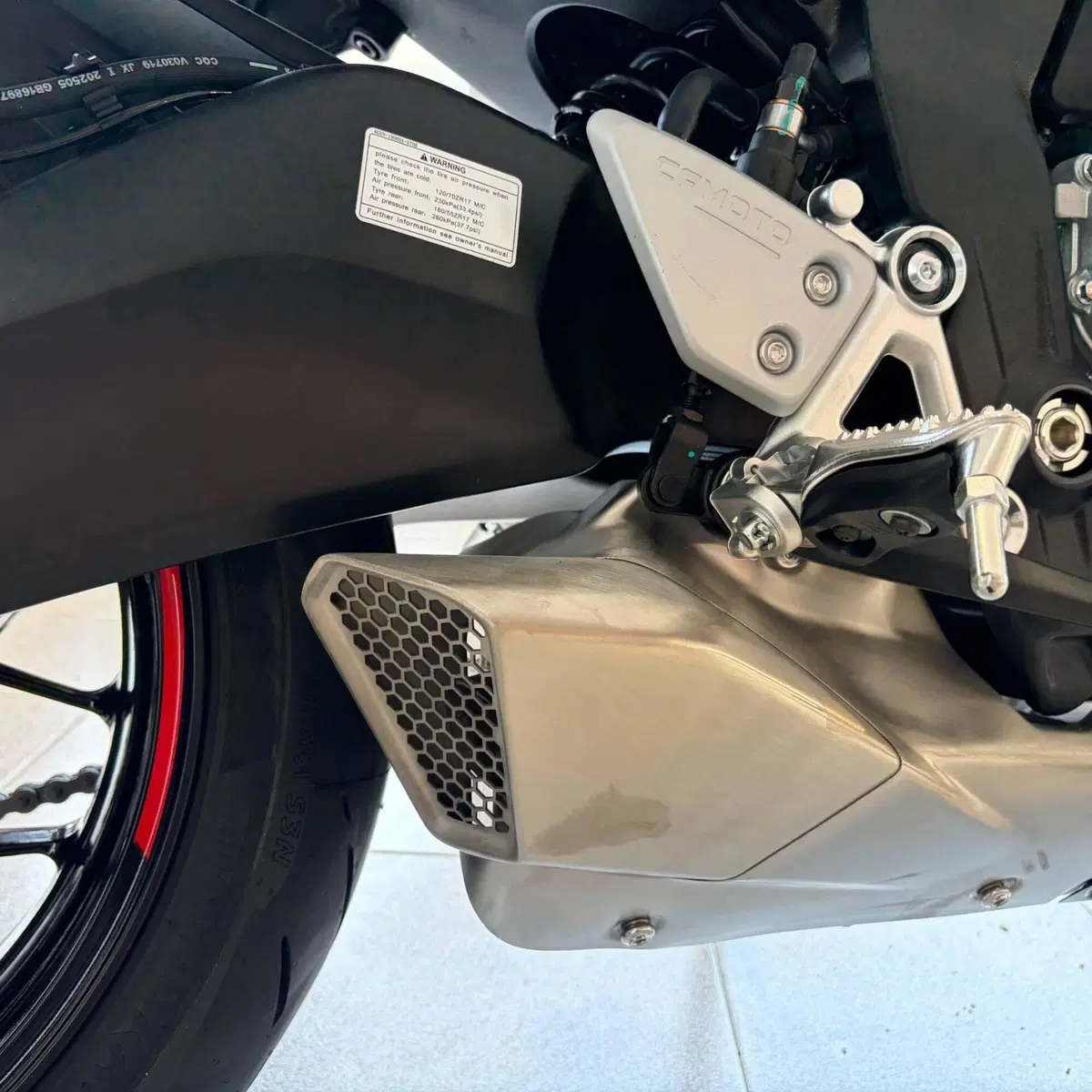 CFMOTO 675SR-R (2025 - 26) (7)