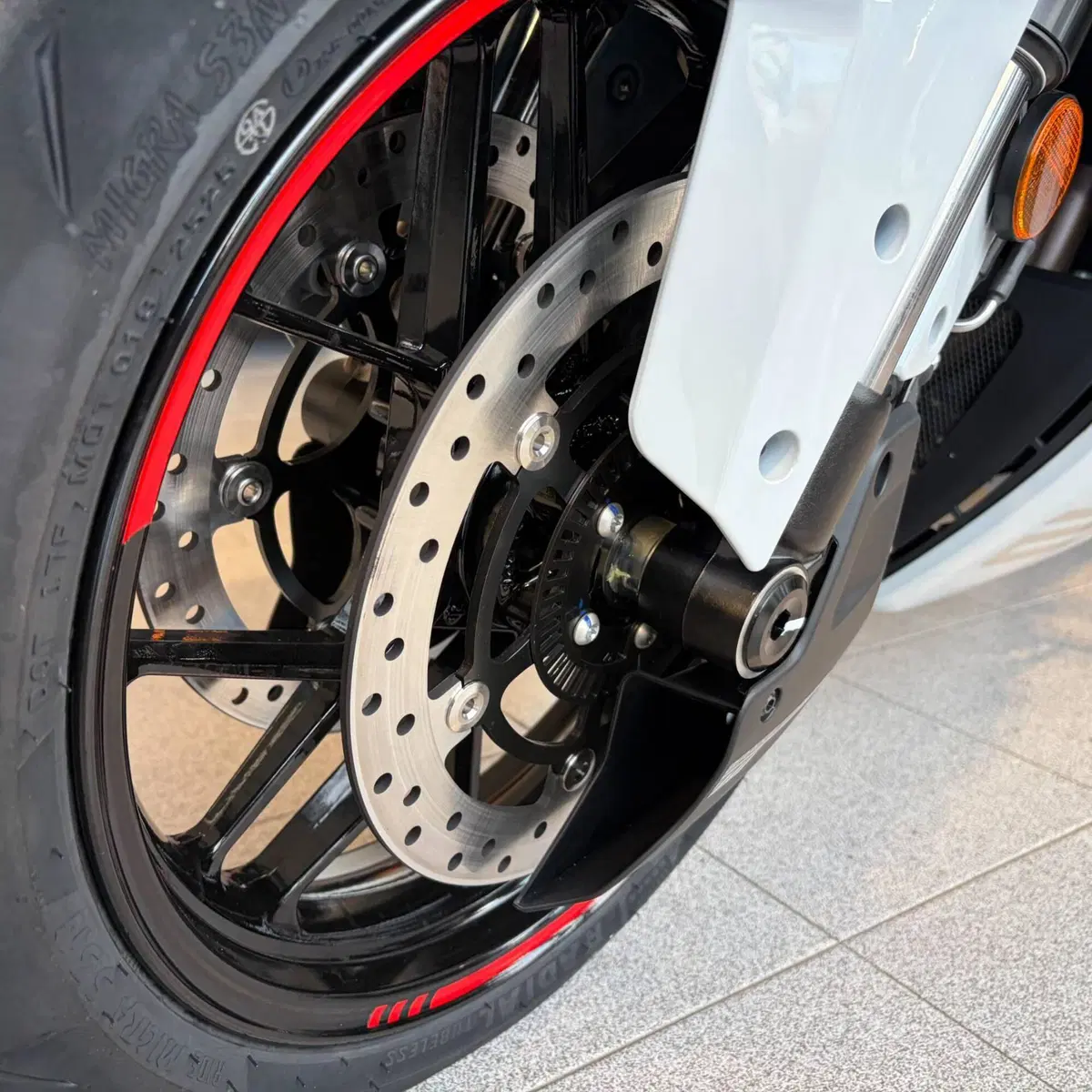 CFMOTO 675SR-R (2025 - 26) (8)