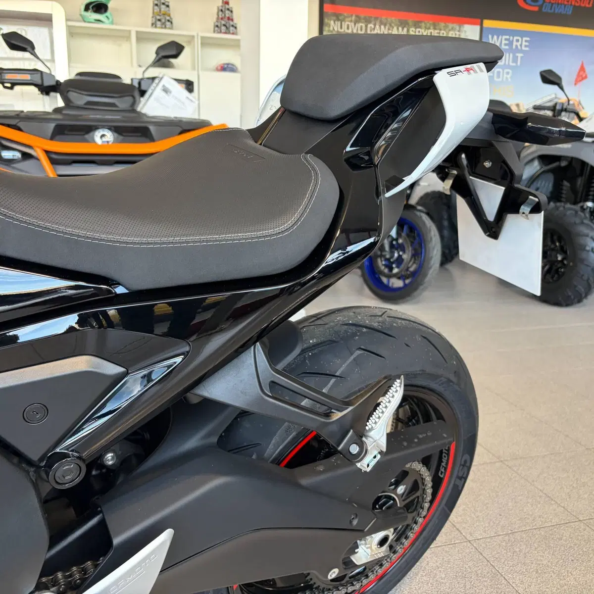CFMOTO 675SR-R (2025 - 26) (11)