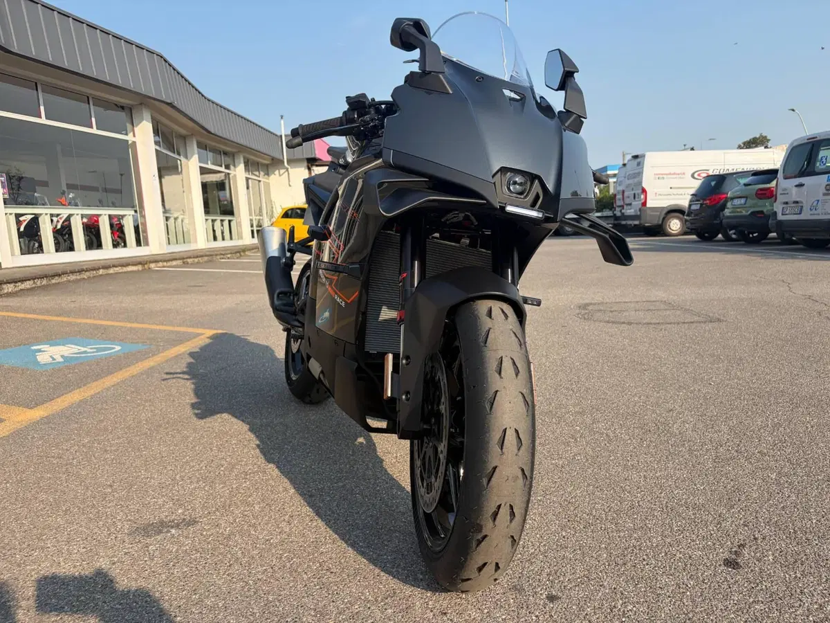 KTM 990 RC R (2026) (2)
