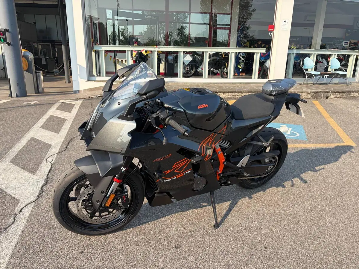 KTM 990 RC R (2026) (12)