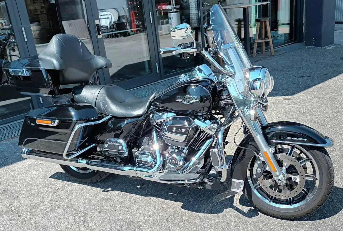 Harley-Davidson 107 Road King (2017) - FLHR (2)