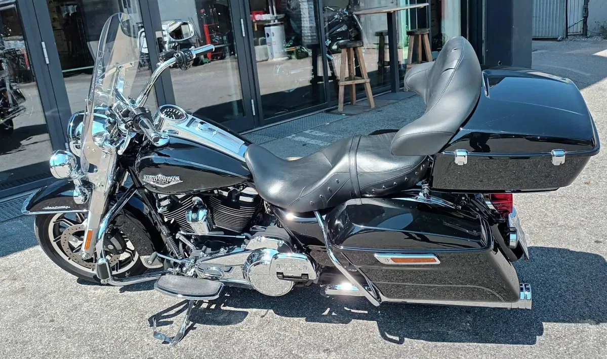Harley-Davidson 107 Road King (2017) - FLHR (3)