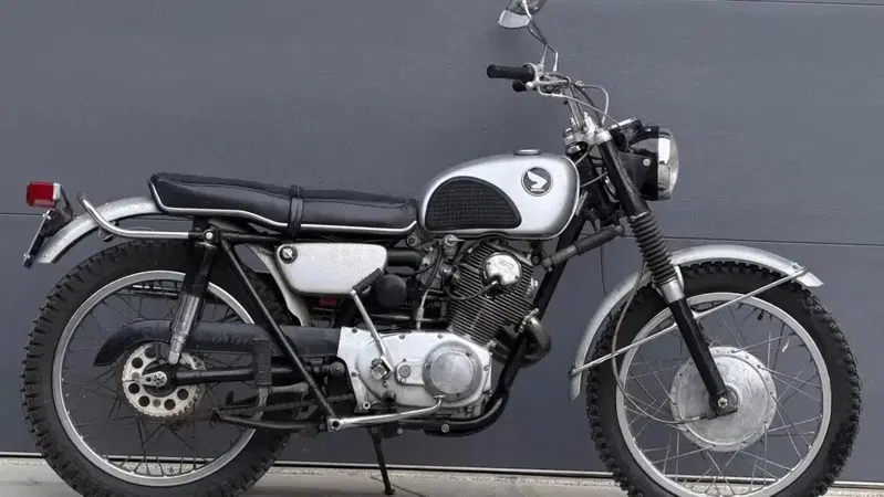 Lo sapevi che Elvis aveva una fighissima Honda CL72 Scrambler? Beh, ora &egrave; all'asta
