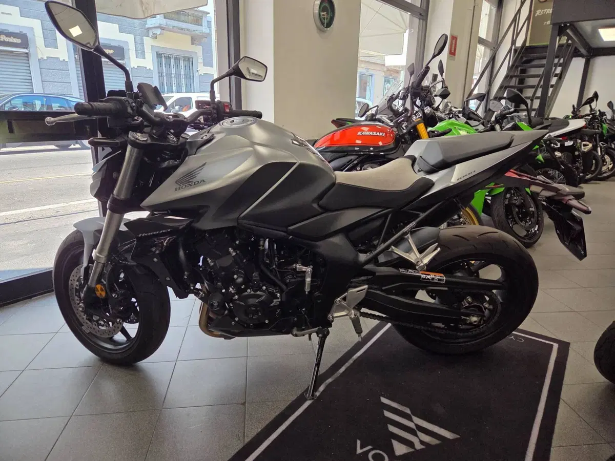Honda CB 1000 Hornet (2025 - 26) (2)