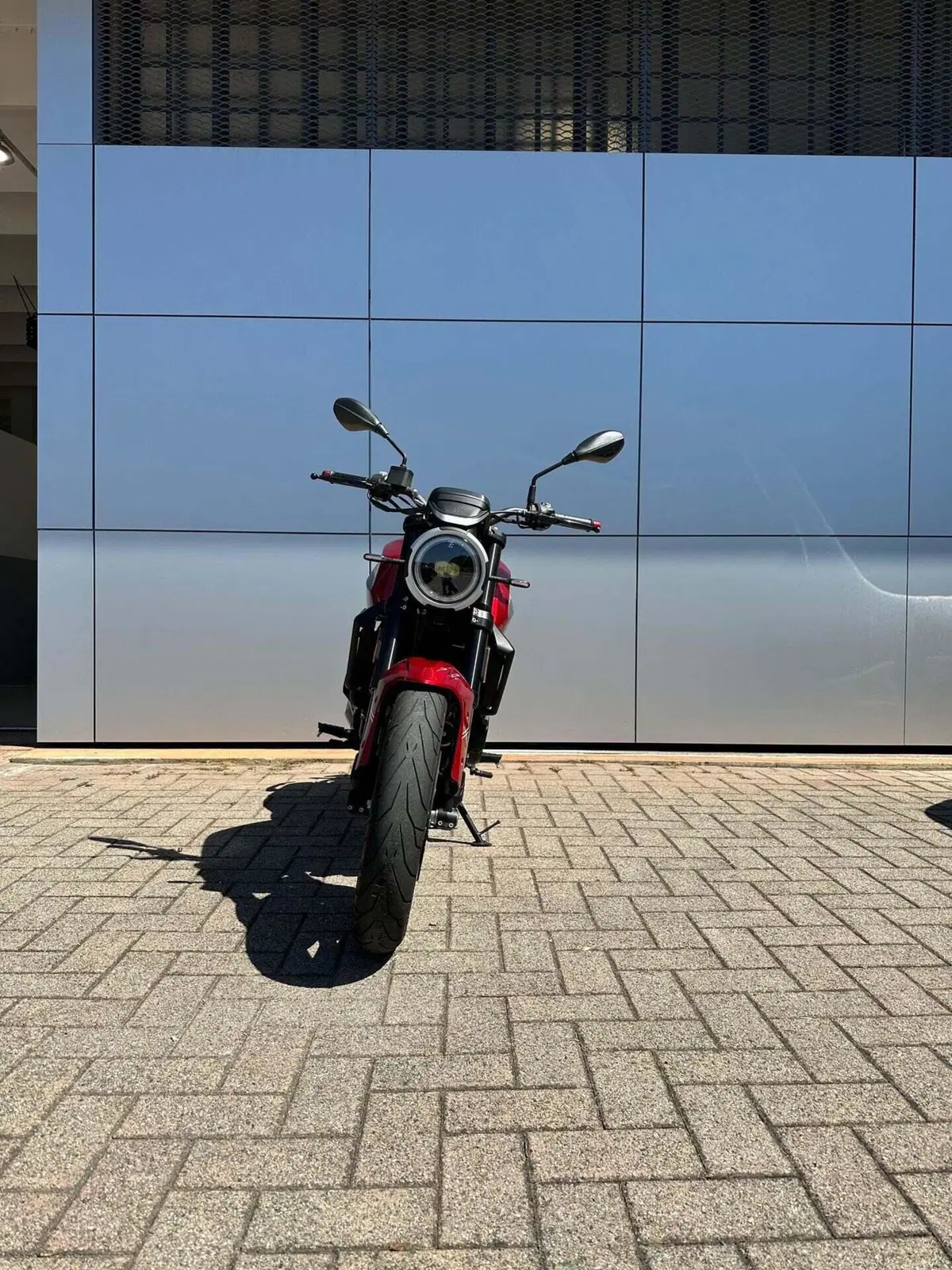Moto Morini SEIEMMEZZO STR (2022 - 26) (4)