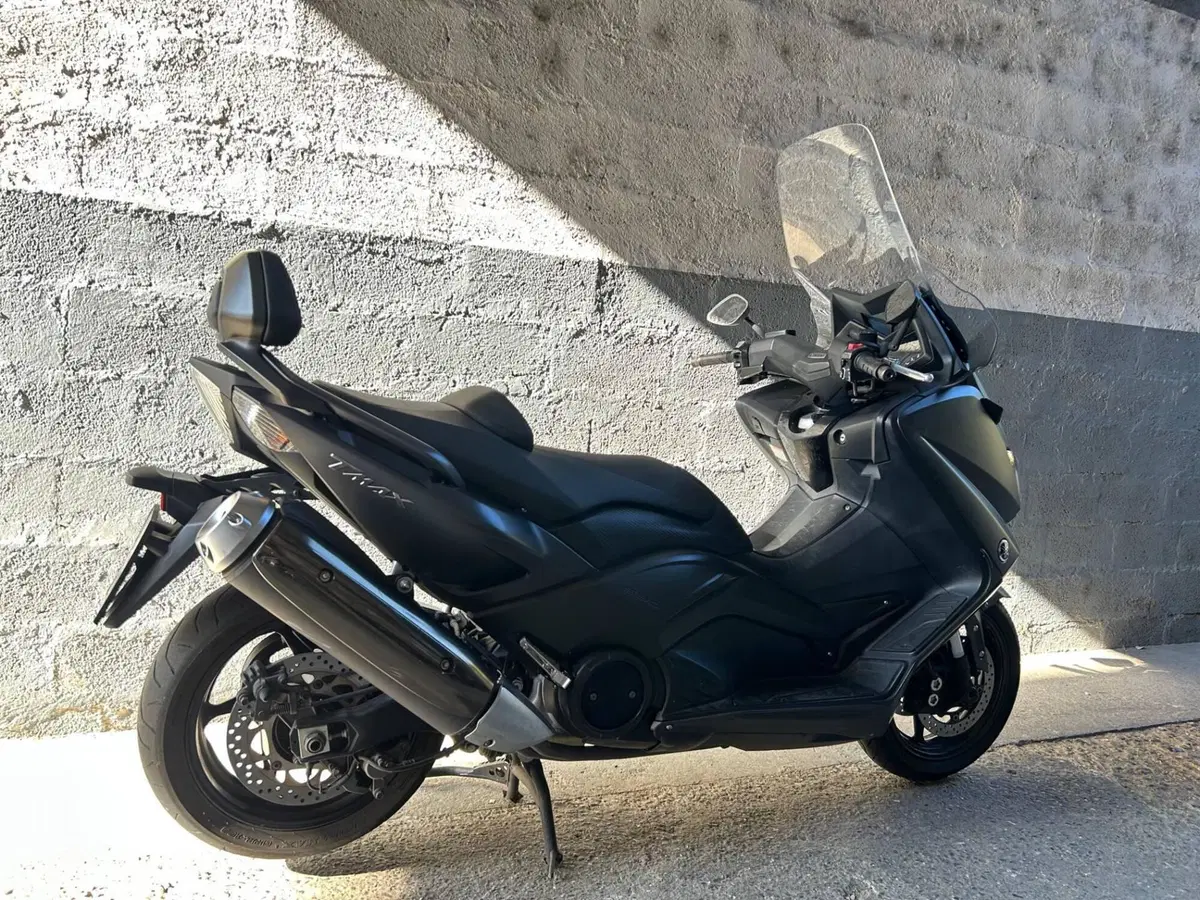 Yamaha T-Max 530 (2015 - 16) (2)