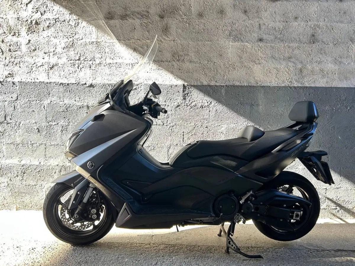 Yamaha T-Max 530 (2015 - 16) (4)