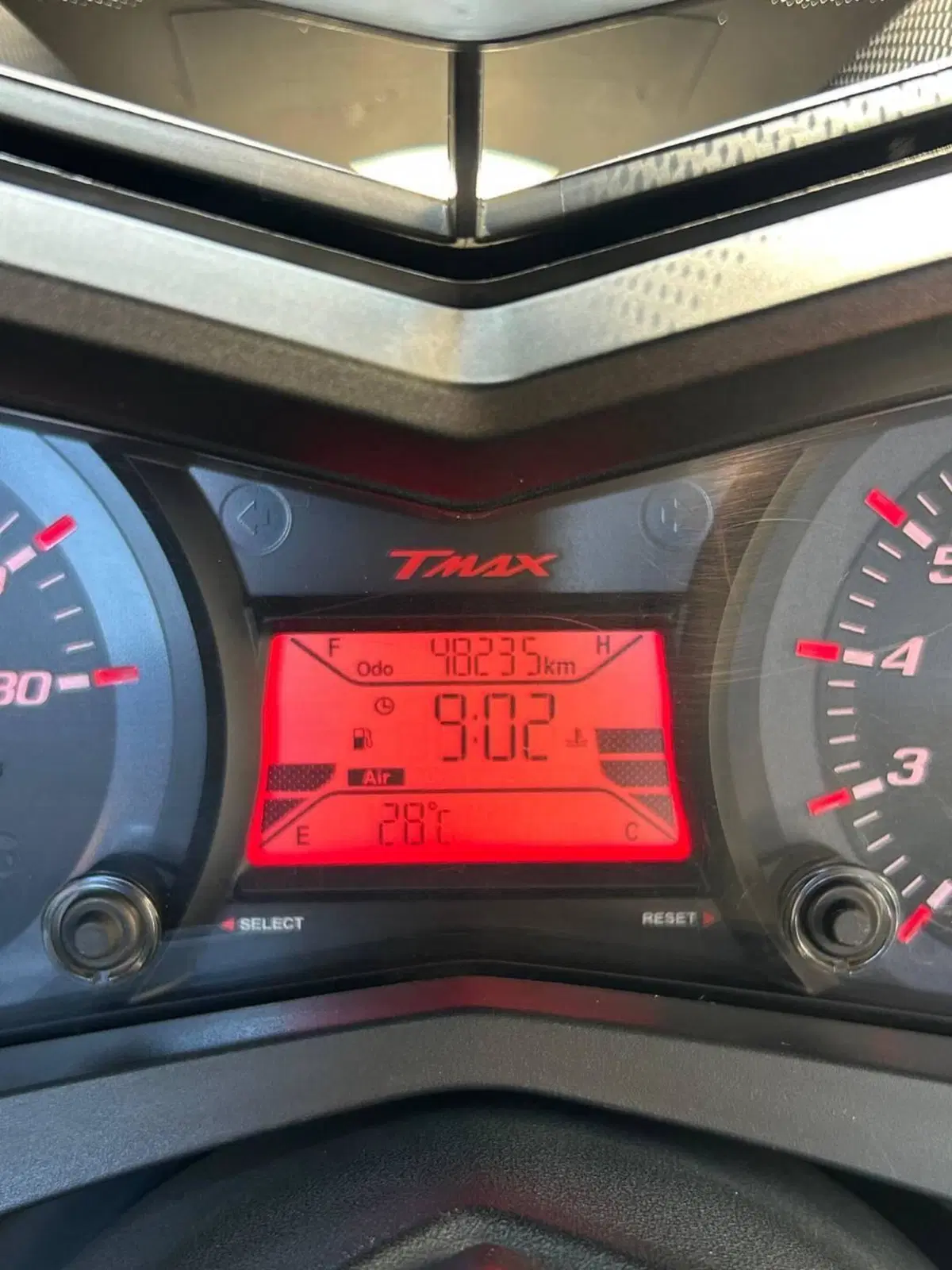 Yamaha T-Max 530 (2015 - 16) (5)