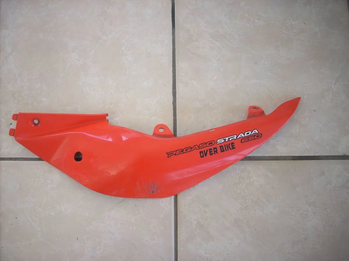 Fianchetto Posteriore Destro Aprilia Pegaso Strada (2)