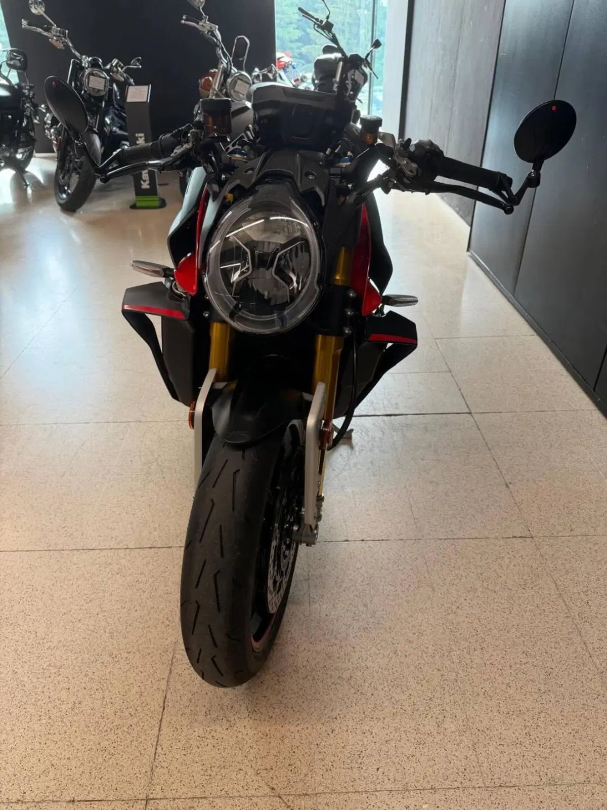 MV Agusta Brutale 1000 RR (2021 - 25) (2)