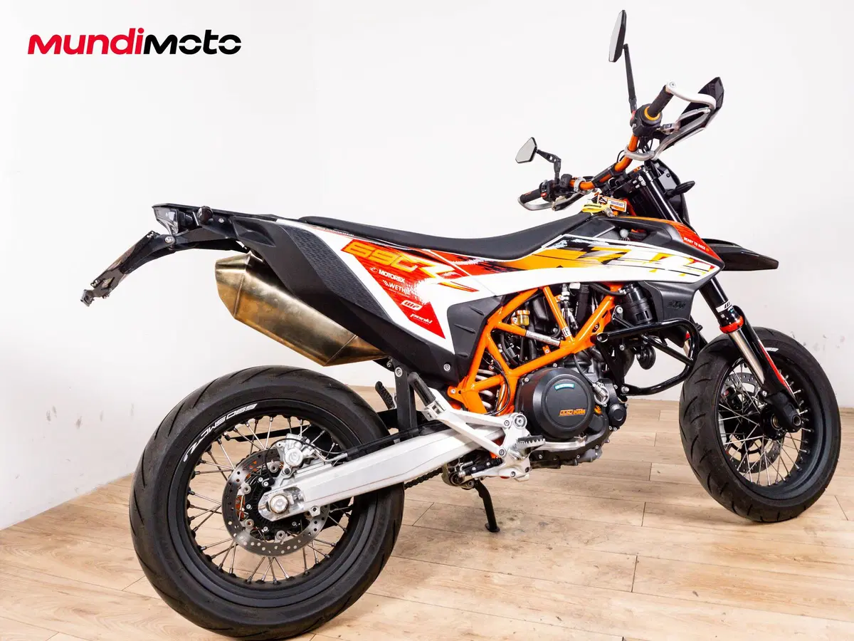 KTM 690 SMC R (2026) (3)