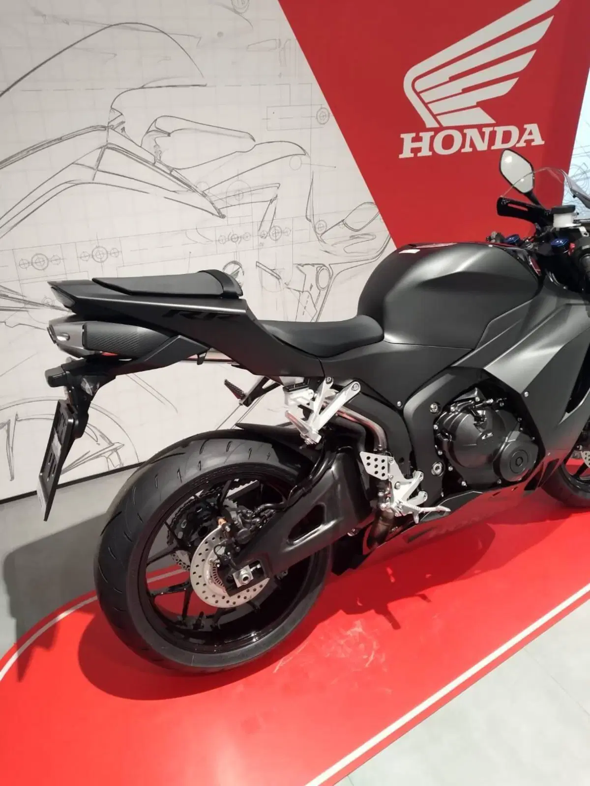 Honda CBR 600 RR (2024 - 26) (9)