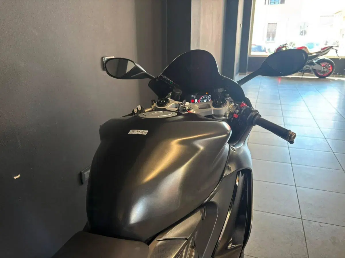 Ducati Panigale V2 (2021 - 24) (4)