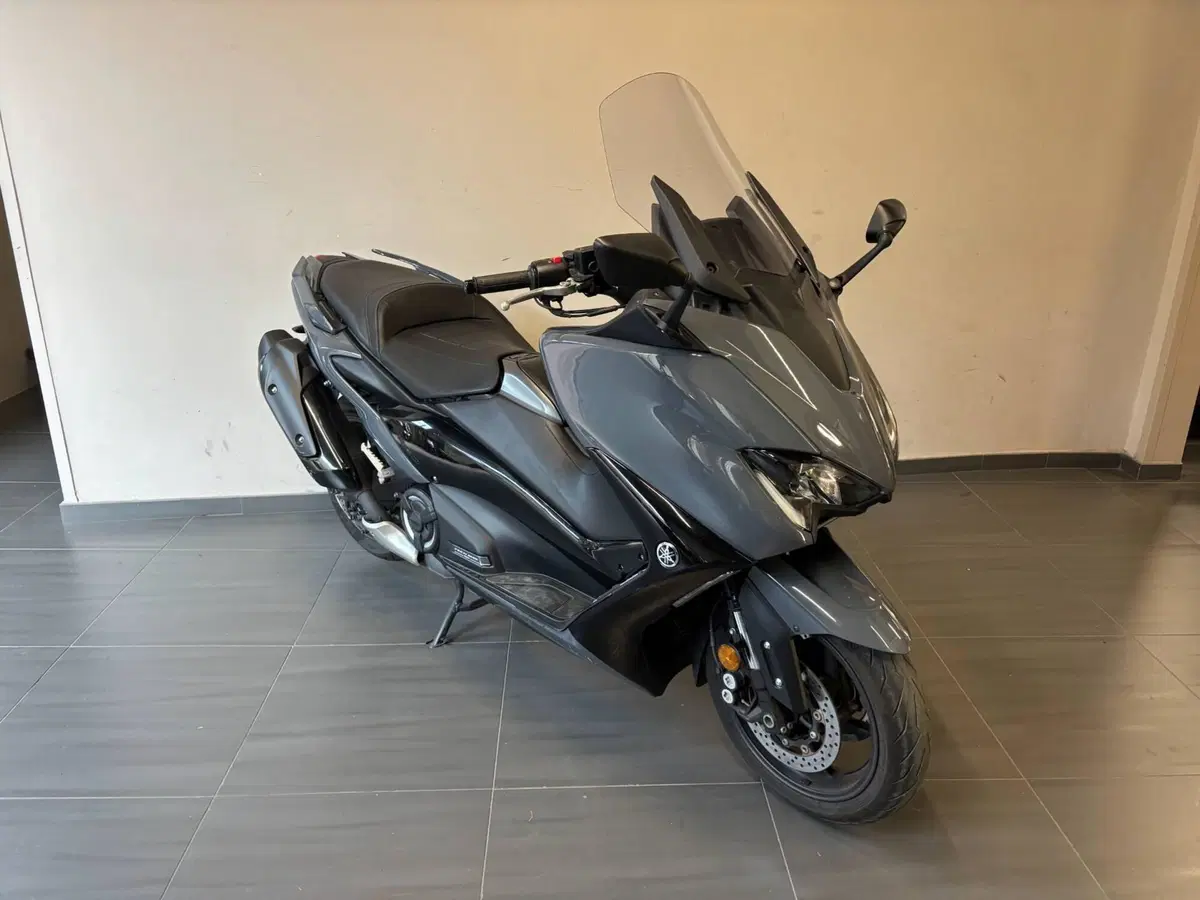 Yamaha T-Max 560 Tech Max (2021) (6)