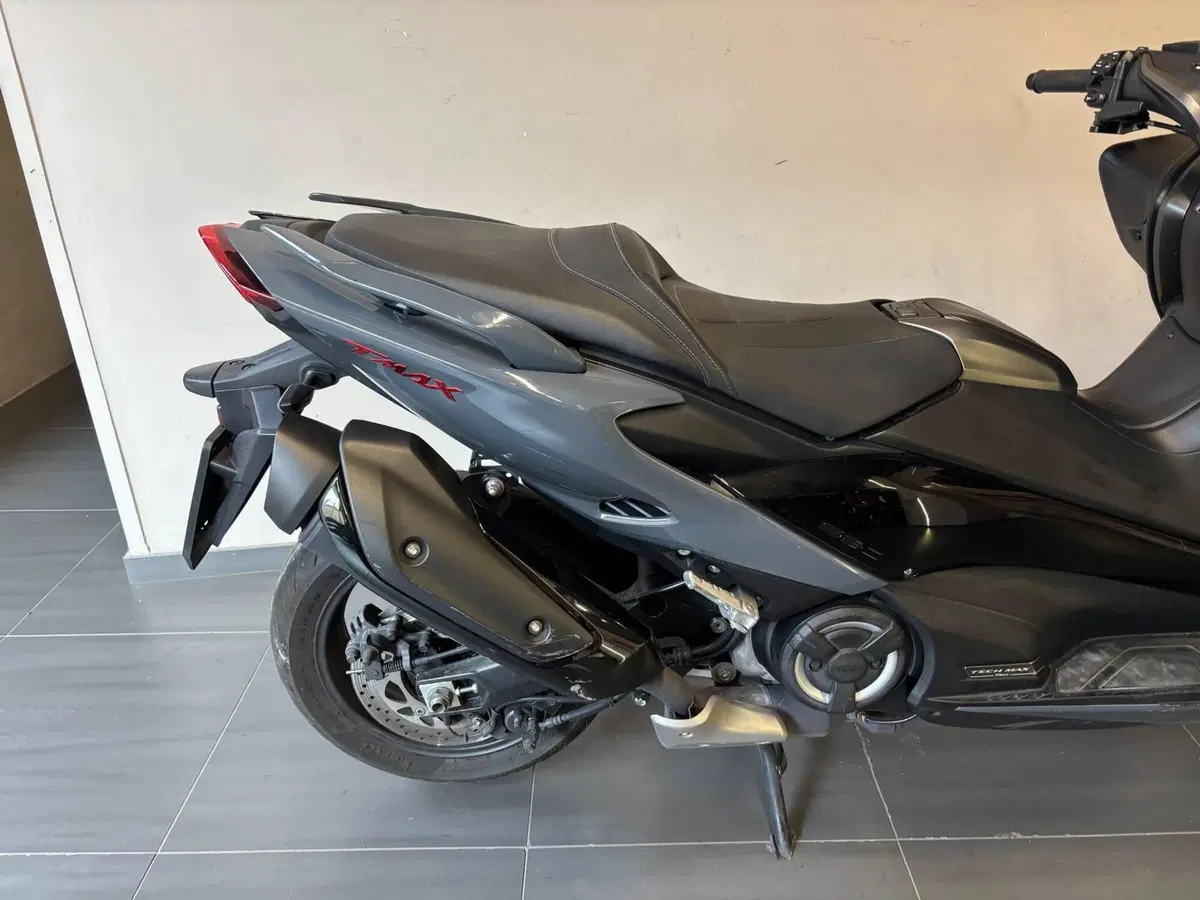 Yamaha T-Max 560 Tech Max (2021) (8)