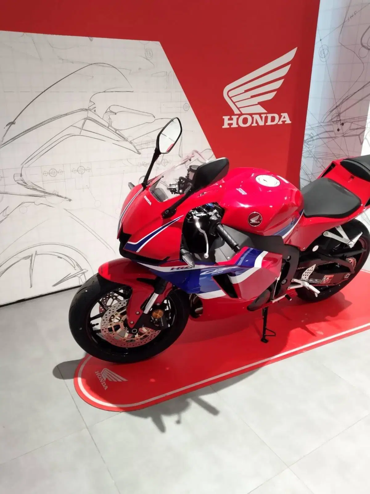 Honda CBR 600 RR (2024 - 26) (4)