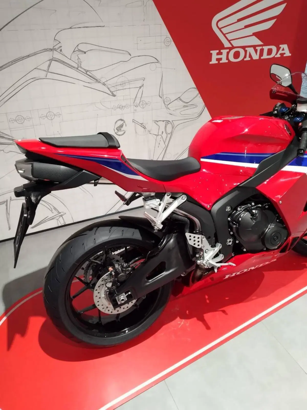 Honda CBR 600 RR (2024 - 26) (10)