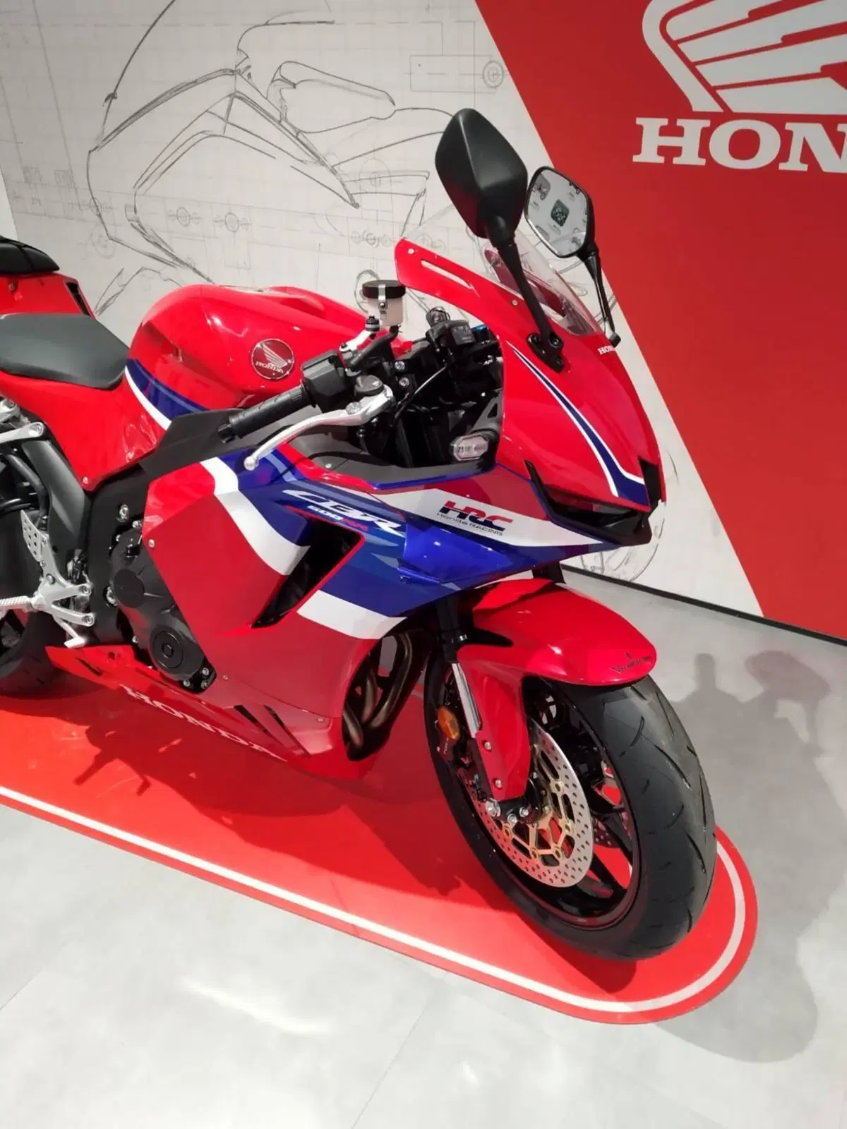 Honda CBR 600 RR (2024 - 26) (12)