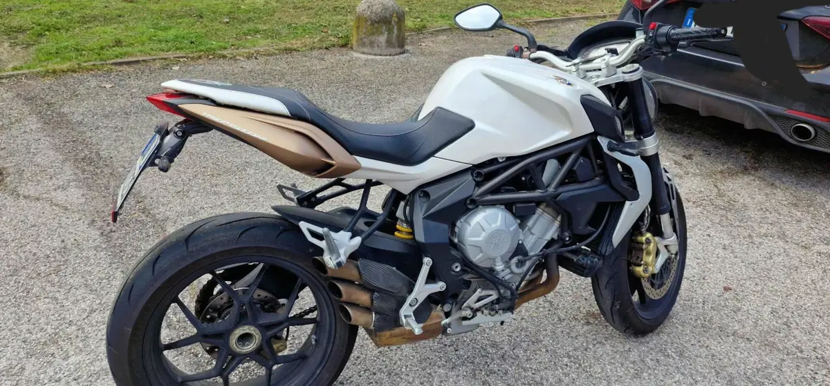 MV Agusta Brutale 675 (2011 - 15) (4)