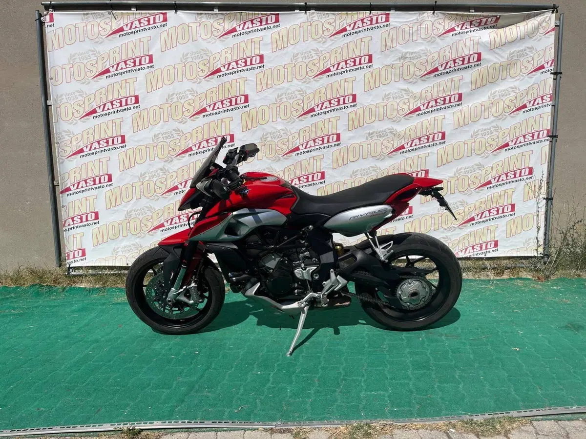 MV Agusta Rivale 800 EAS ABS (2013 -17) (2)