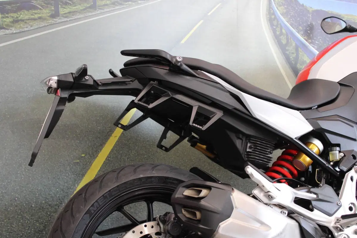 Bmw F 900 R (2021 - 24) (15)