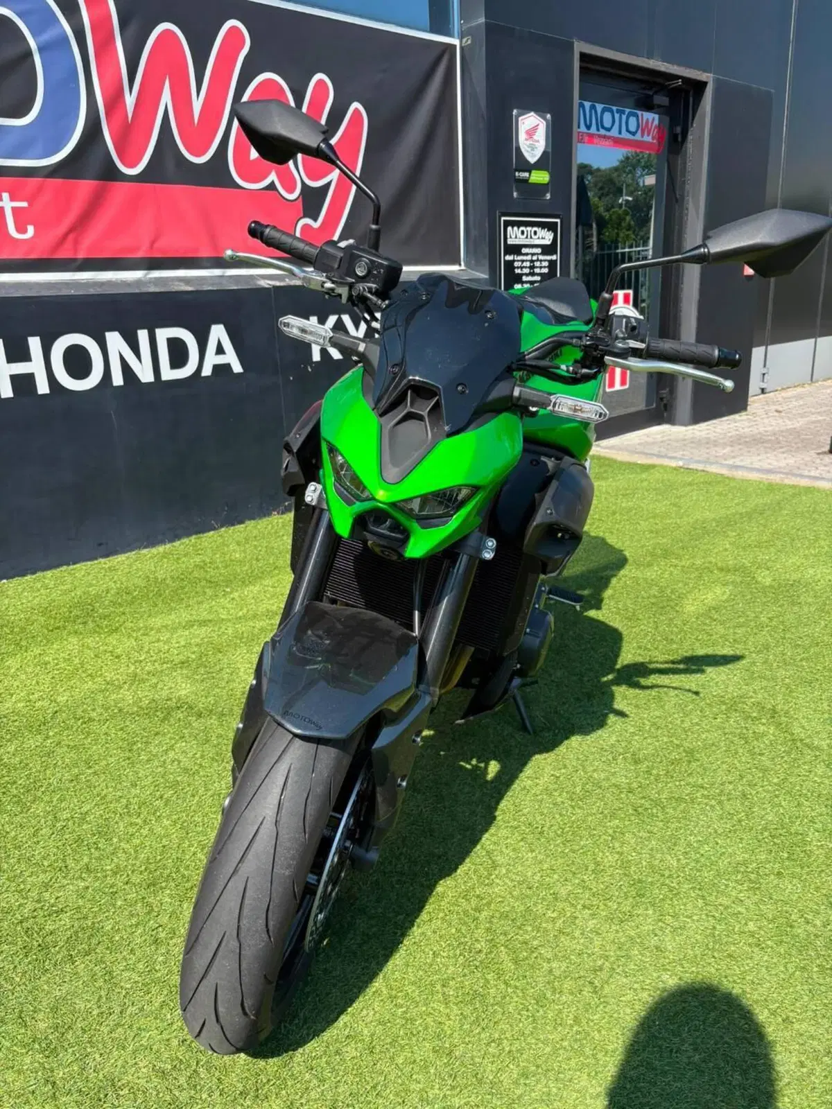 Kawasaki Z 900 (2025 - 26) (3)