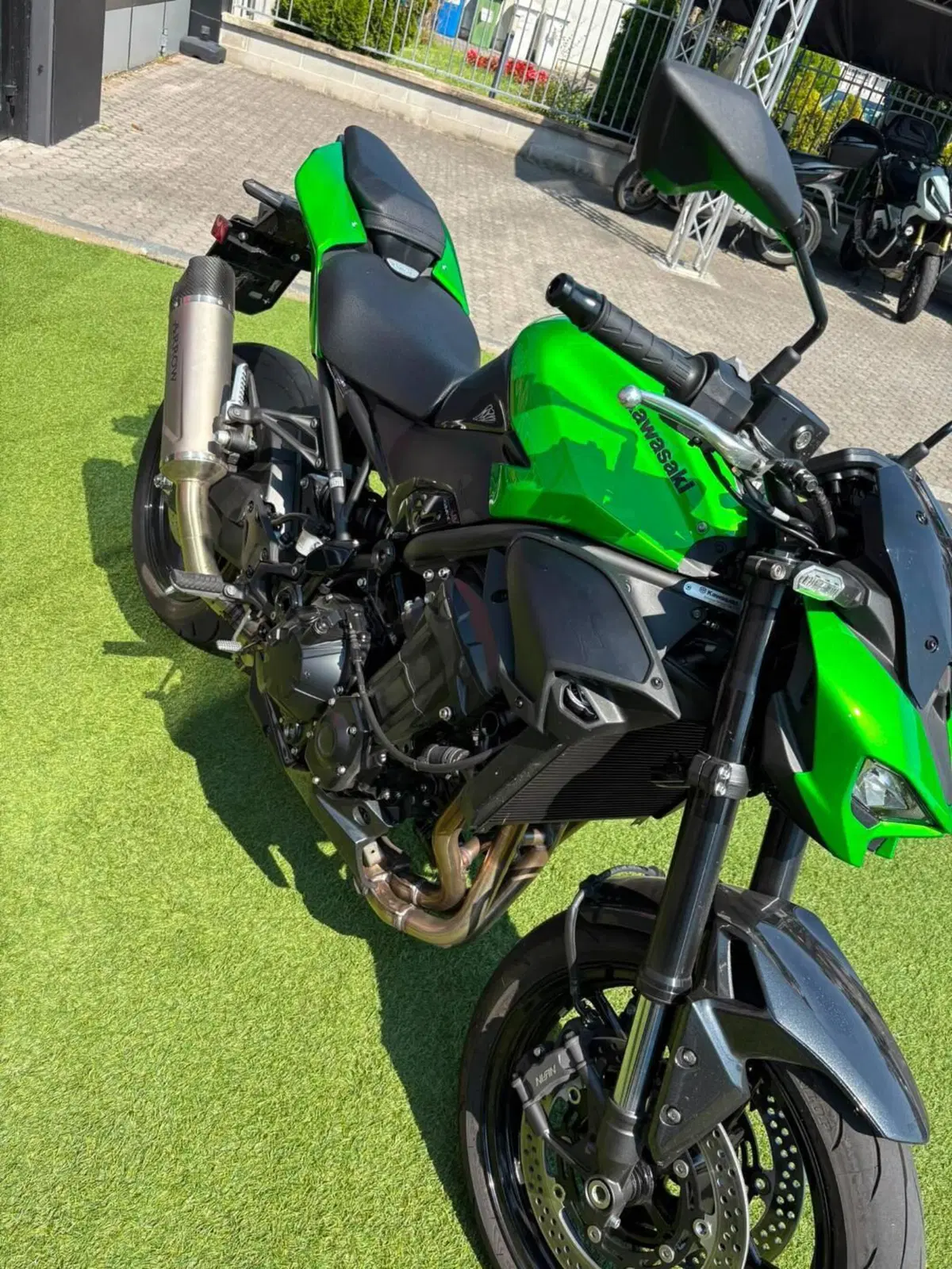 Kawasaki Z 900 (2025 - 26) (4)