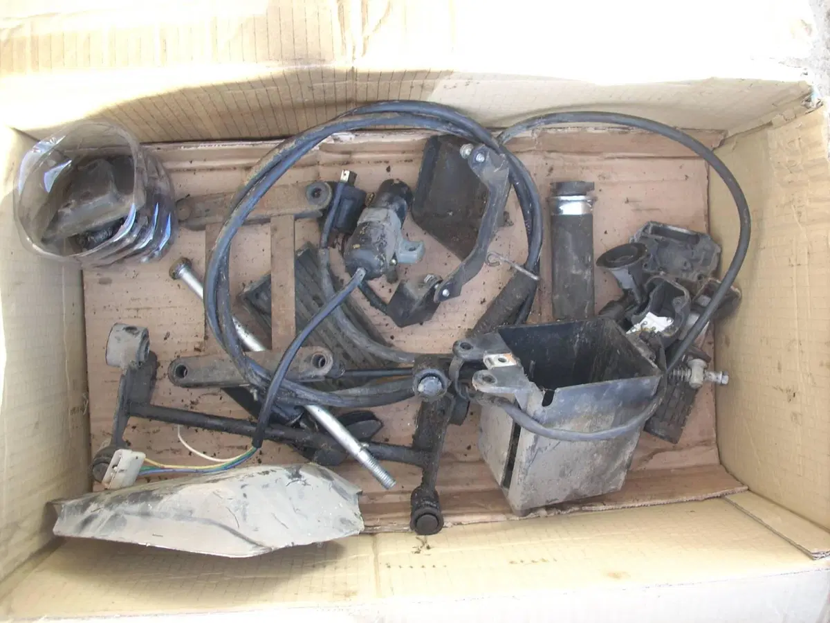 Ricambi Usati Aprilia Scarabeo 50 2T Originali (9)