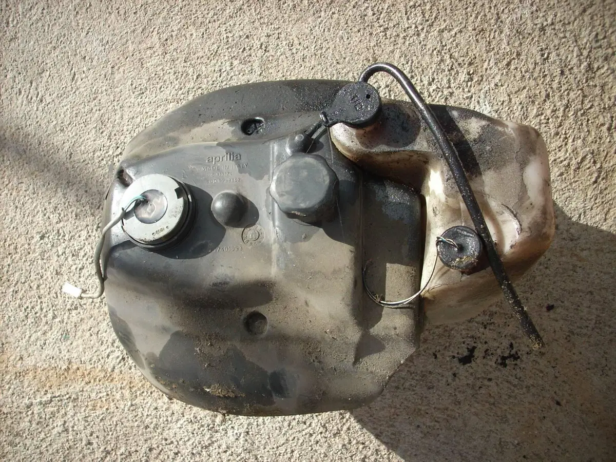 Ricambi Usati Aprilia Scarabeo 50 2T Originali (10)