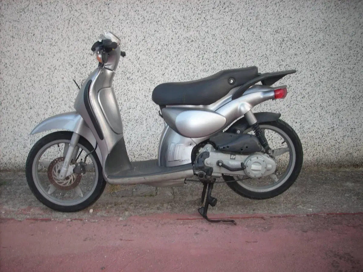 Ricambi Usati Aprilia Scarabeo 50 4T Originali (2)