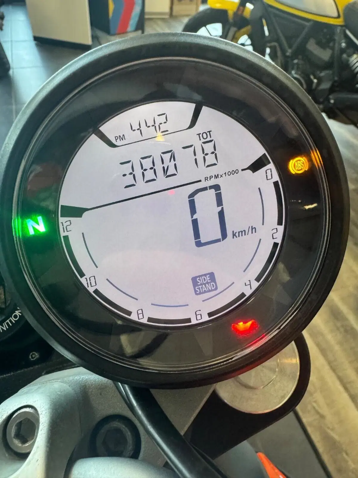 Ducati Scrambler 400 Sixty 2 (2016 - 21) (9)