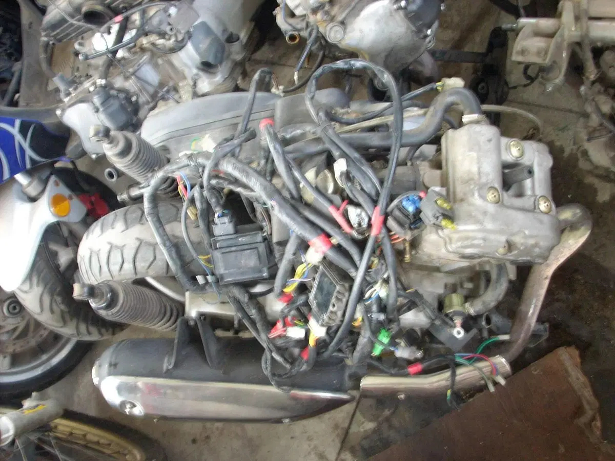 Ricambi Usati Aprilia Scarabeo 125 Originali (9)