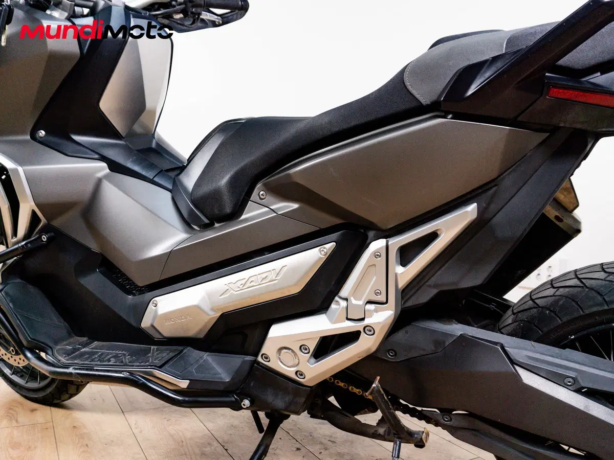 Honda X-ADV 750 (2017) (10)