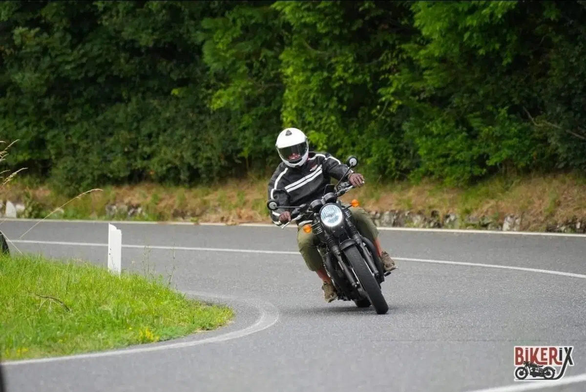 Triumph Bonneville T120 Black (2017 - 20) (3)