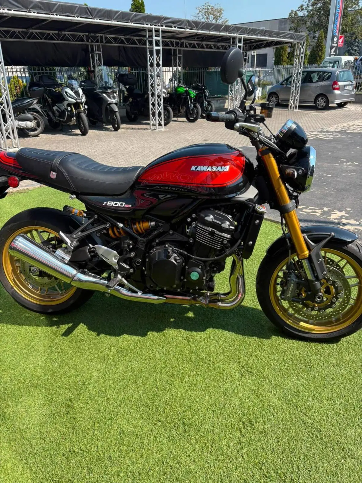 Kawasaki Z 900 RS SE (2026) (2)