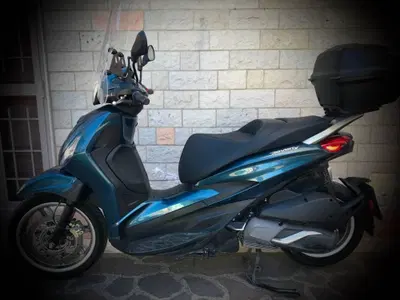 Piaggio Beverly 300 Hpe (2021) usata