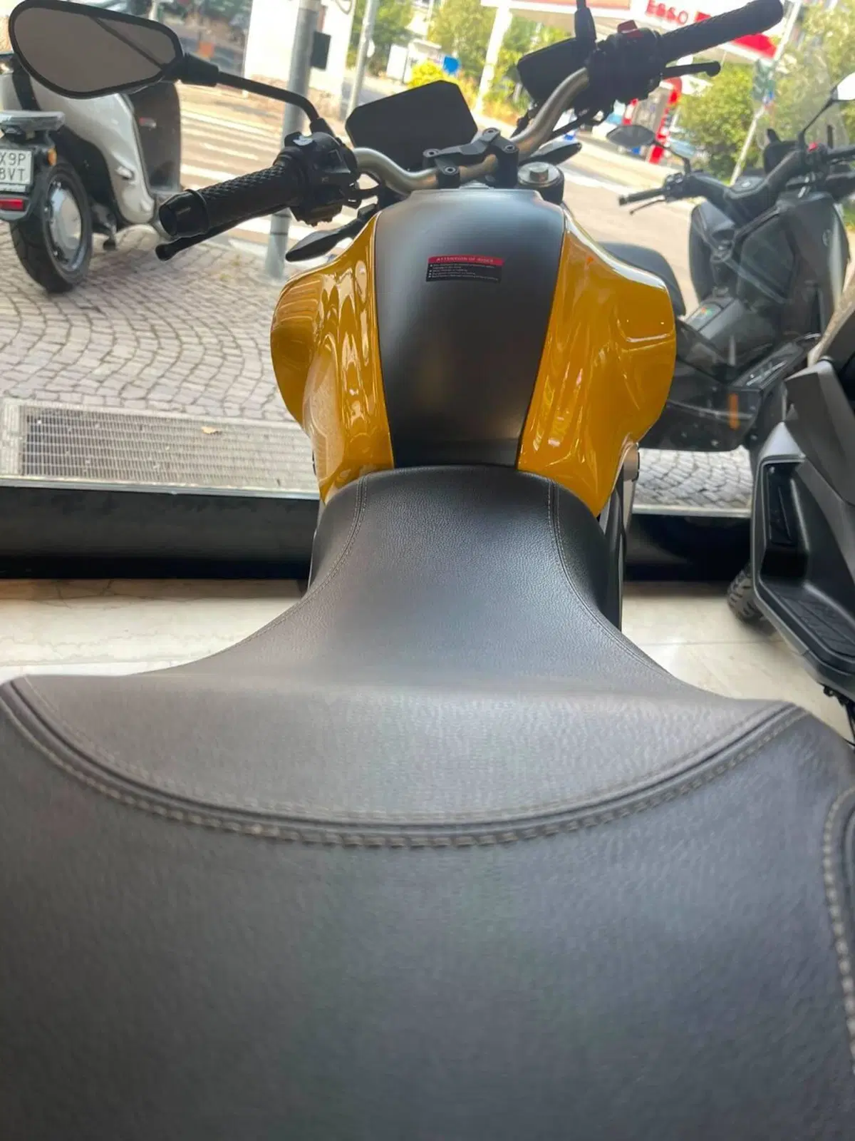 Voge Trofeo 350AC (2022 - 26) (3)