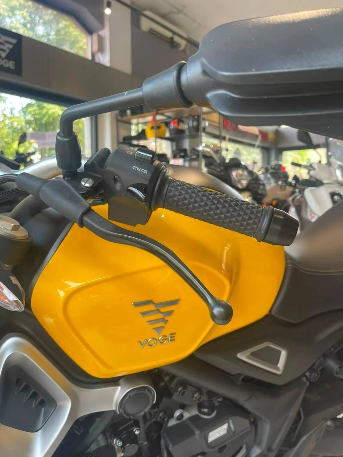 Voge Trofeo 350AC (2022 - 26) (6)