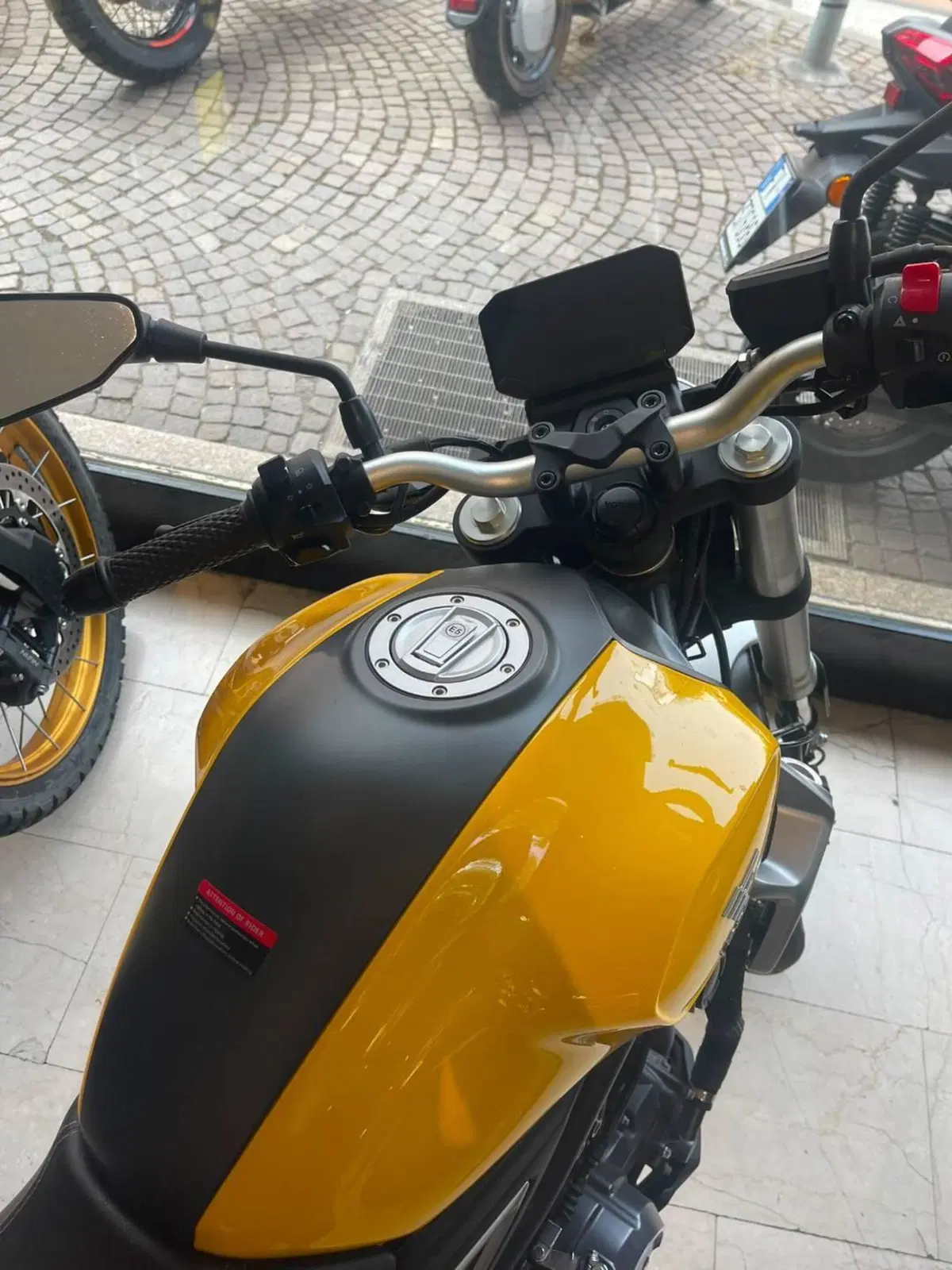 Voge Trofeo 350AC (2022 - 26) (7)